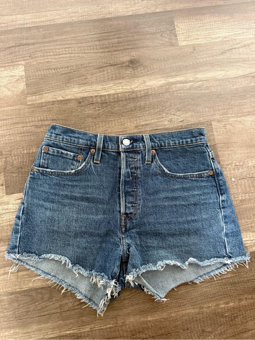 Levi stratus’s High-Waist Raw-Hem Denim Shorts - Dark Blue
